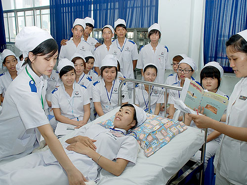 Cần[-]siết[-]chặt[-]chất[-]lượng[-]đào[-]tạo[-]ngành[-]y,[-]dược